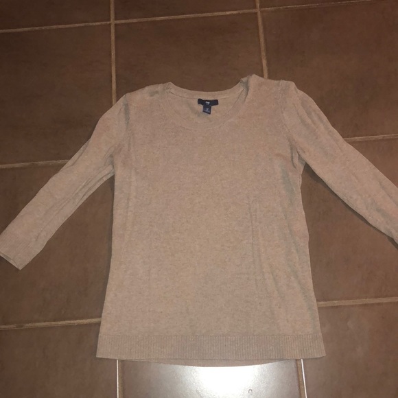 Taupe Gap Sweater 3/4 Sleeves Size Small - Picture 1 of 3